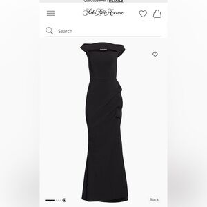Chiara Boni La Petite Robe
Melania Off-The-Shoulder Gown